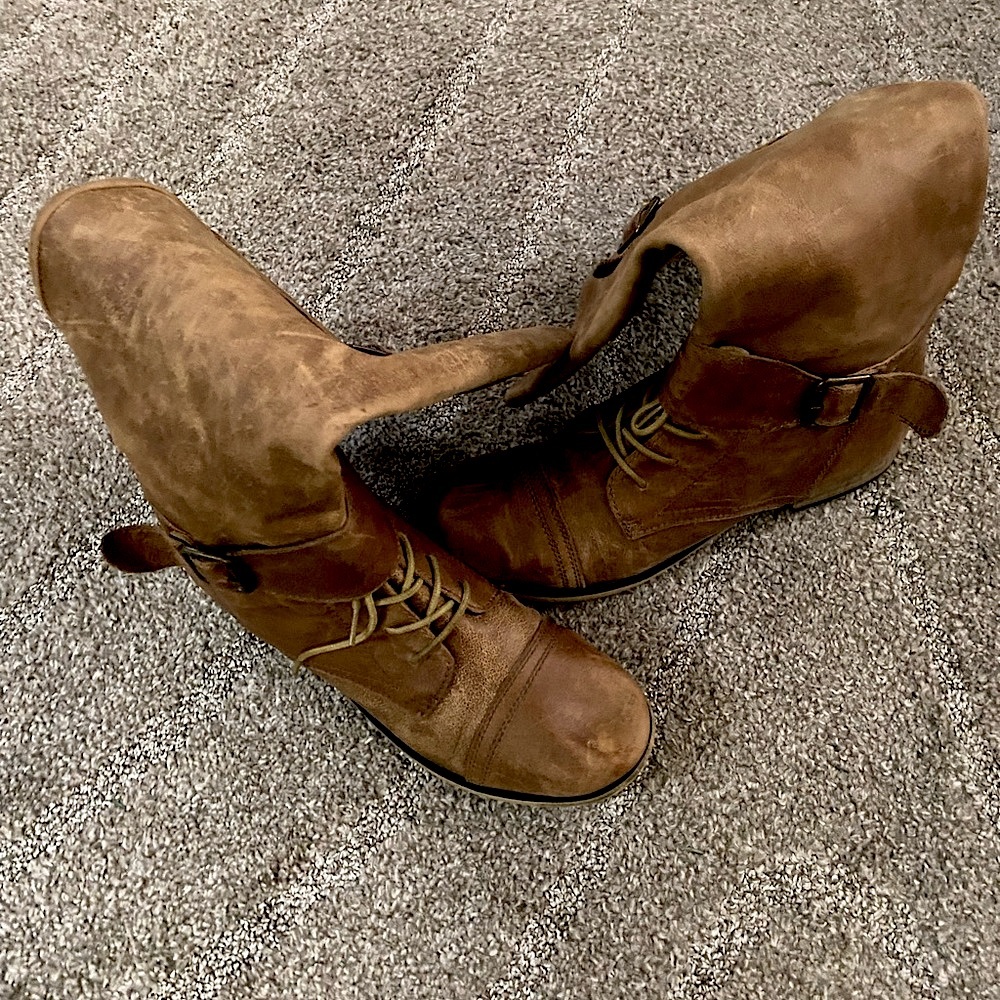 ALDO boots. - Picture 3 of 3